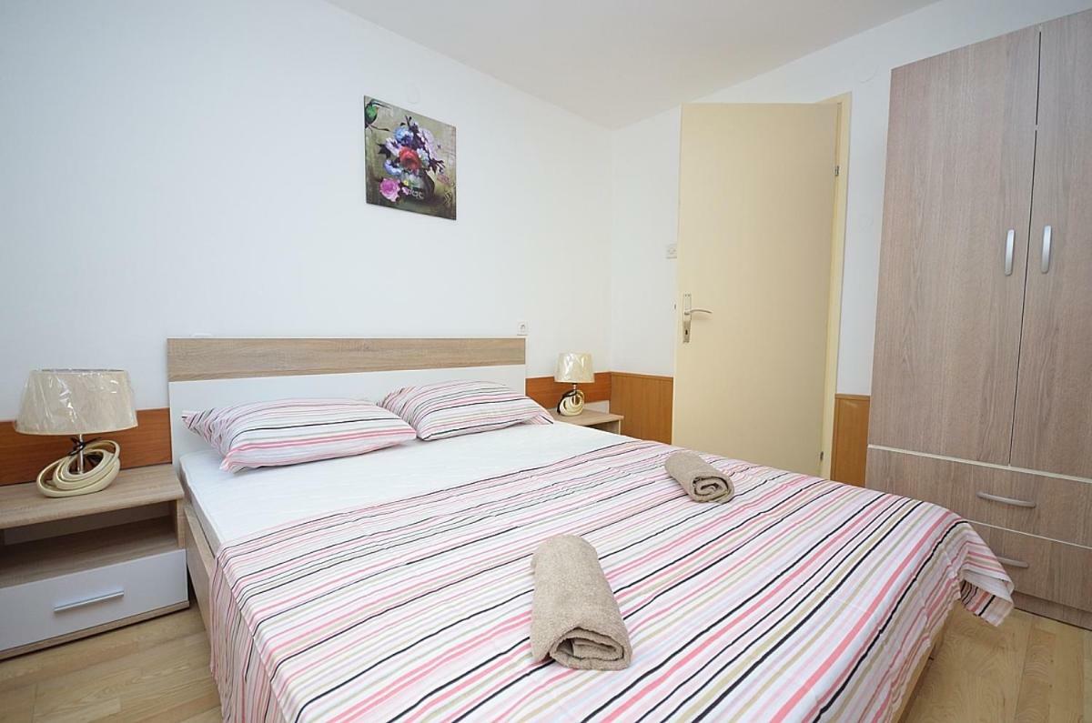 Apartmani Ana Tribunj  Exterior photo