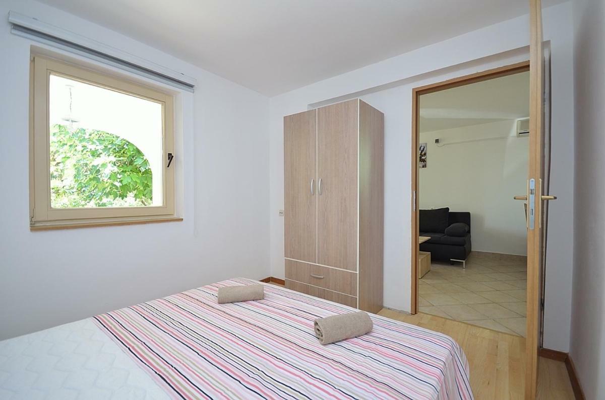 Apartmani Ana Tribunj  Exterior photo
