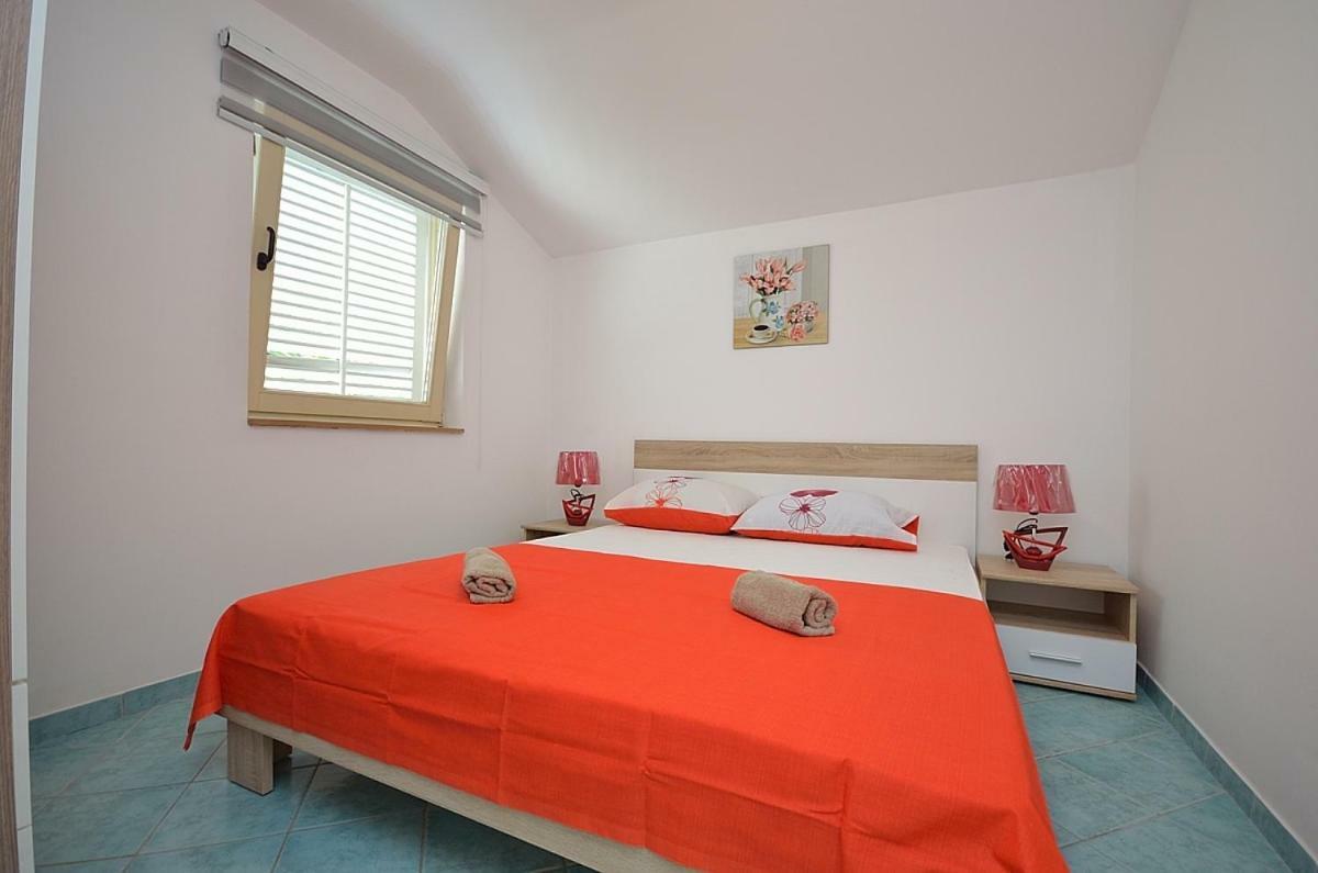 Apartmani Ana Tribunj  Exterior photo
